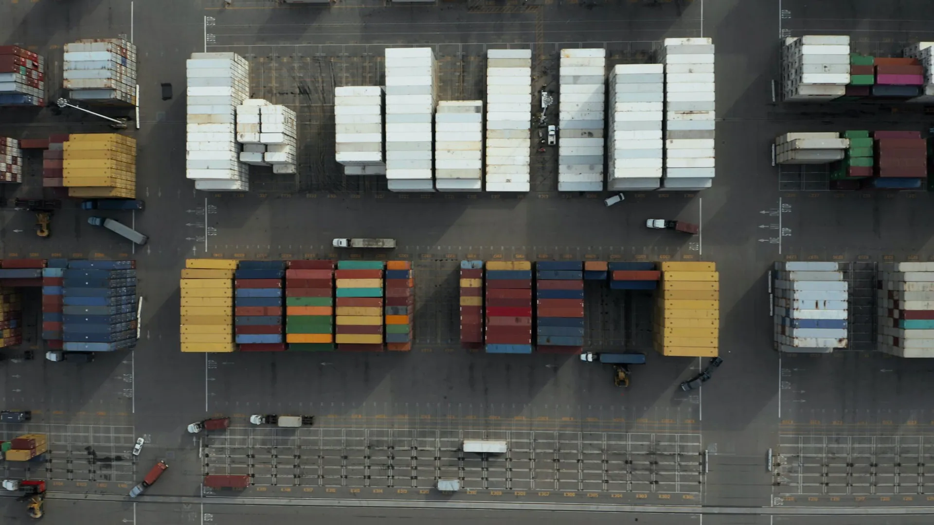 Shipping LTL vs. Partial Truckload (PTL)