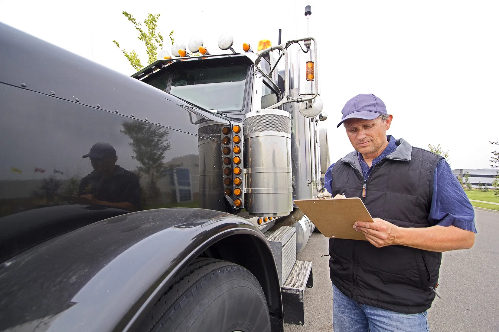 From Paperwork to Pixels: Digital Customs and the Future of Border Clearance in International Logistics