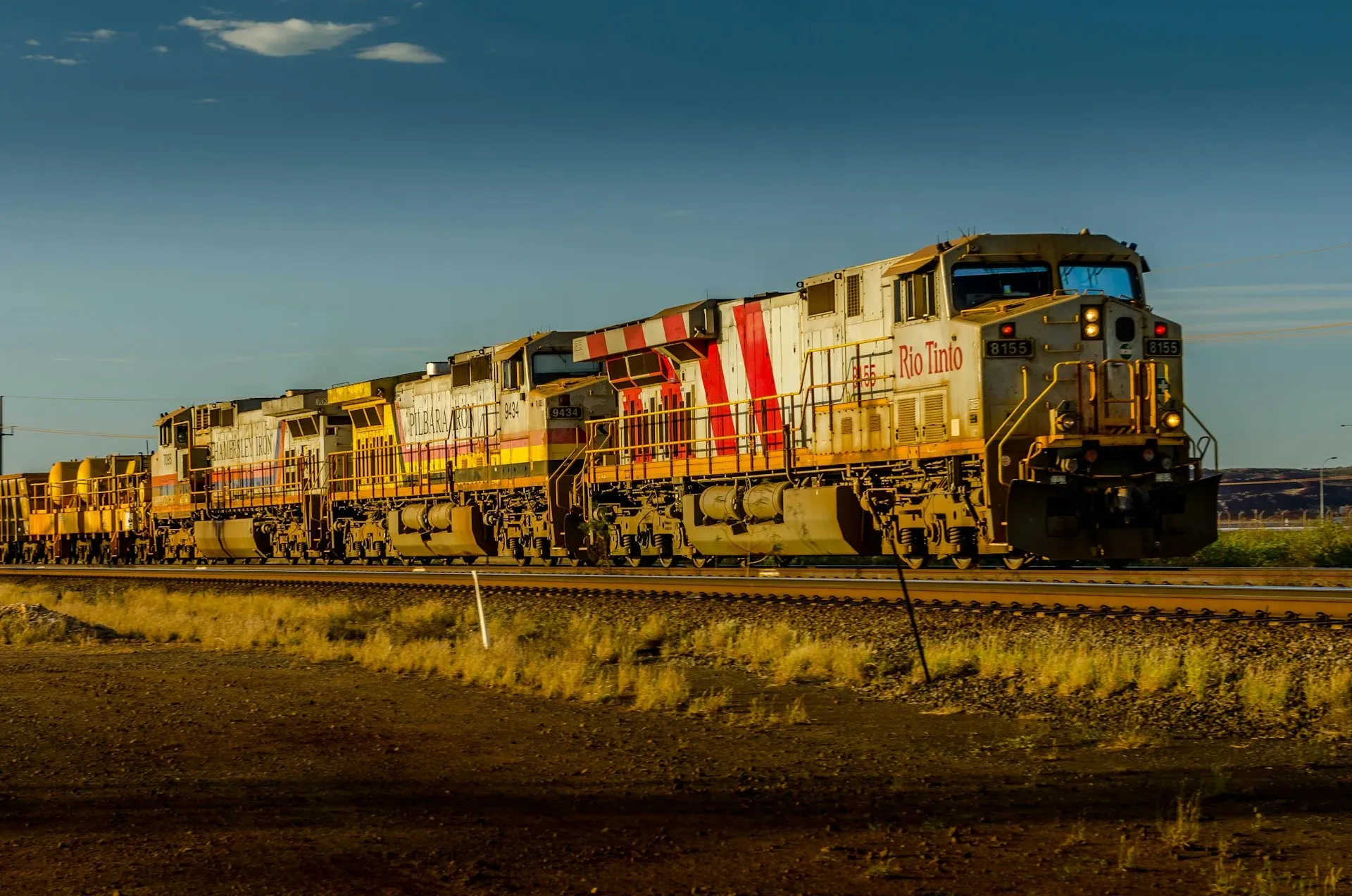 Rail vs road shipping Rail vs road shipping
